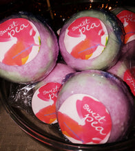 Load image into Gallery viewer, Sweet Pea Bath Bomb